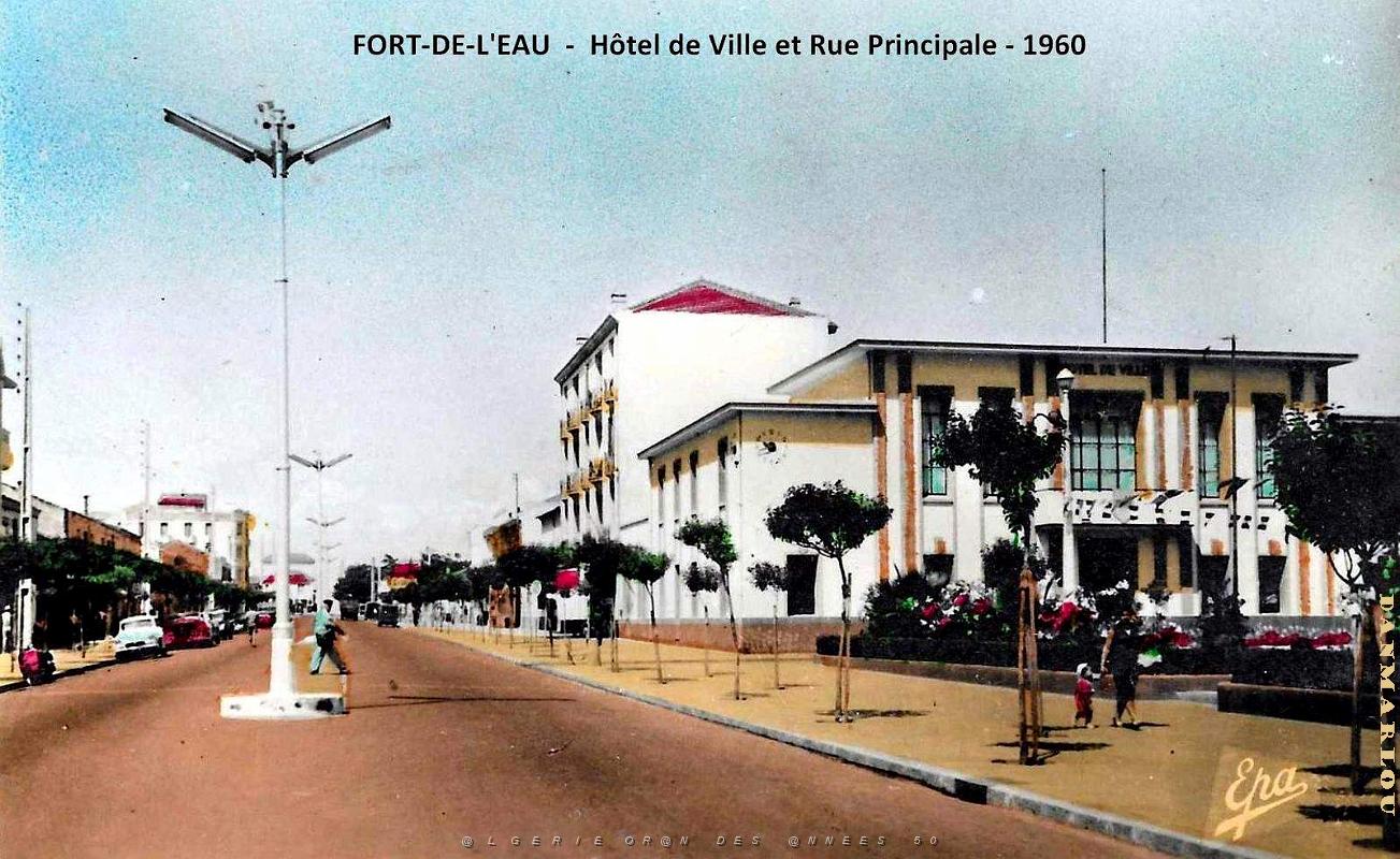 Fort-de-l'eau - Hotel de Ville et Rue Principale - 1960.jpg